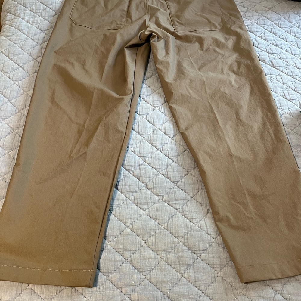 lululemon athletica Men's Khaki Chinos - Picture 5 of 11